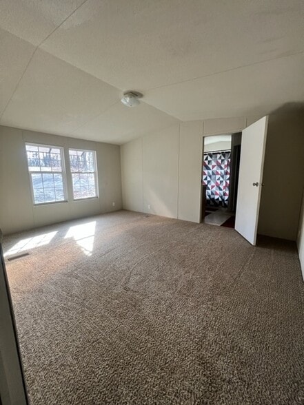 Building Photo - 178 High Rock Ct