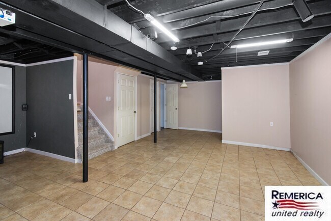 Building Photo - 45189 Horseshoe Dr