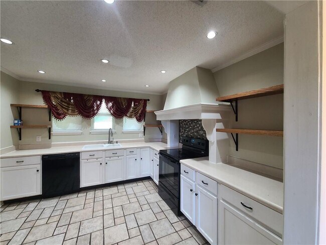 Building Photo - 8535 Clement Poiroux Ln