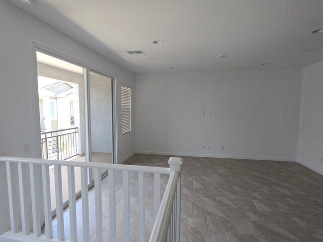 Building Photo - Newly built 3bed 2 bath townhome in mesa