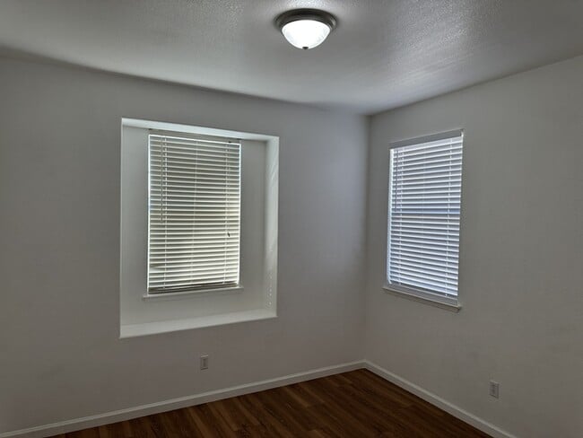 Building Photo - 91 W Recreo Ct