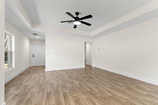 Building Photo - 3003 SE Fairmont St