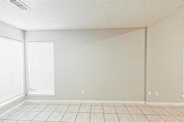 Building Photo - 1321 Overlook Dr