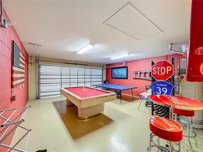 Building Photo - 520 Orista Dr