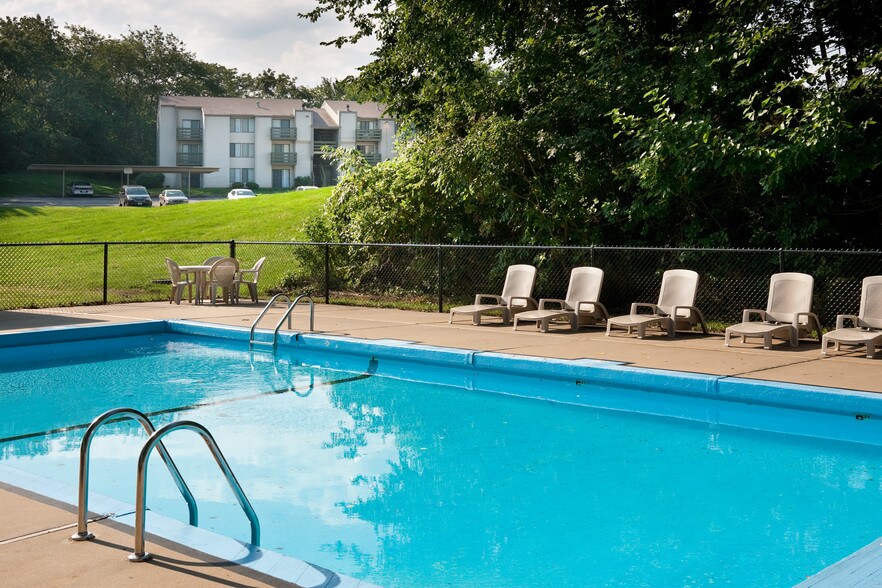 Robin Hill Apartments 701711 NE 85th Ter Kansas City MO 64155