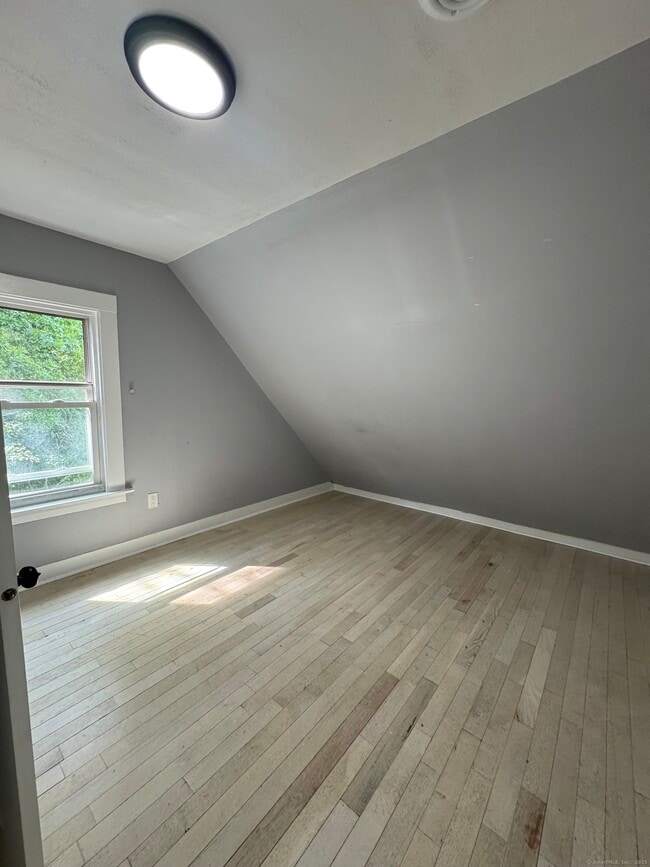 Building Photo - 146 Farren Ave