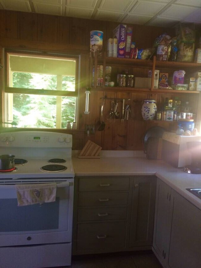 Building Photo - 30 Laurel Dr