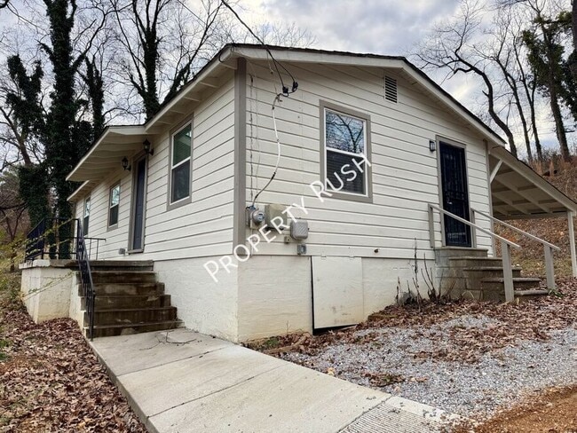 Building Photo - 975 Beason Dr