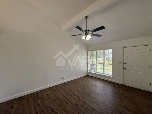 Building Photo - 7239 Glen Hill Dr