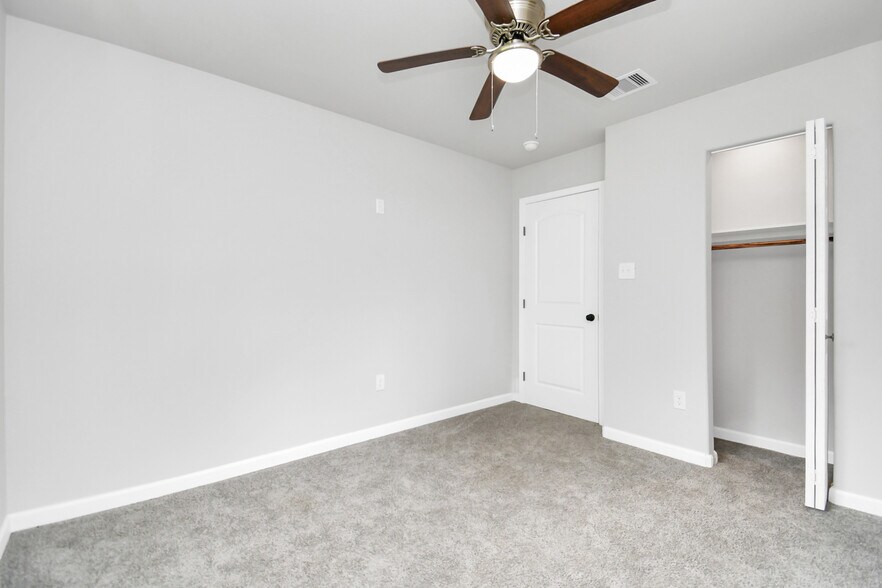 Building Photo - 210 Prune St