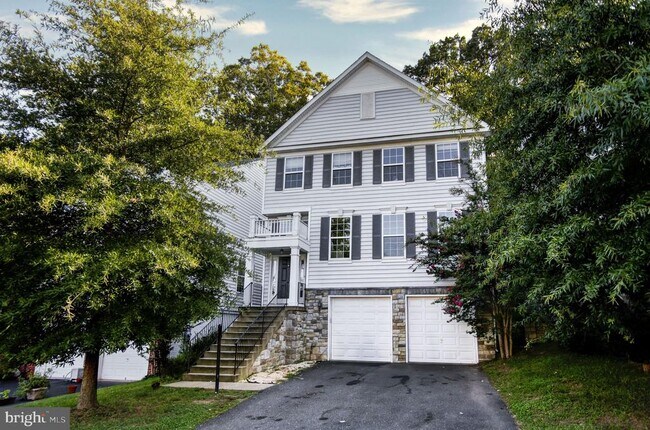 Building Photo - 3401 Eagle Ridge Dr