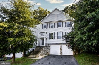 Building Photo - 3401 Eagle Ridge Dr