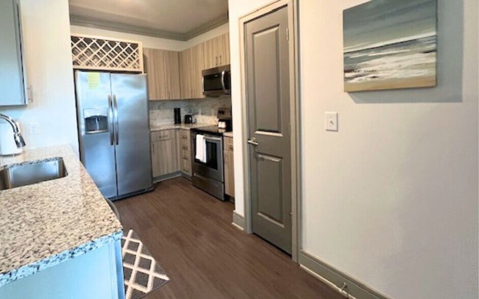 Building Photo - 6405 Rex Ln