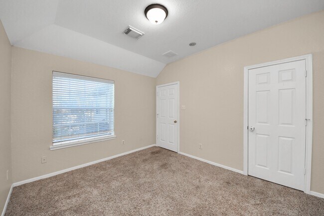 Building Photo - 21611 Shallow Glen Ln