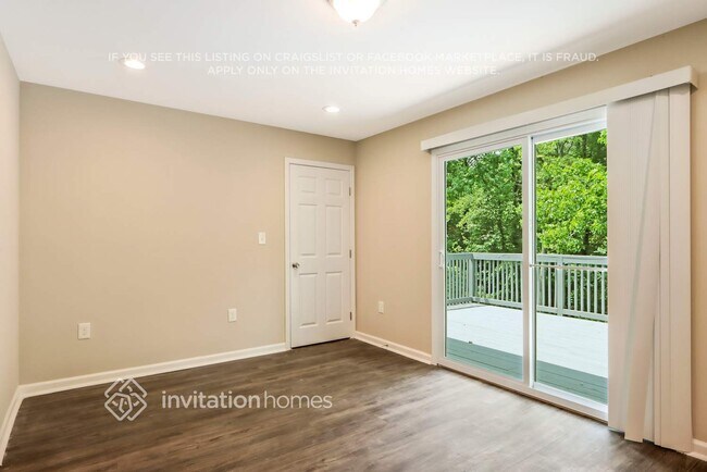 Building Photo - 5888 Simone Dr