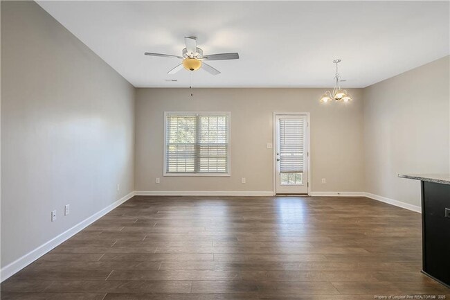 Building Photo - 393 Hicks Ave