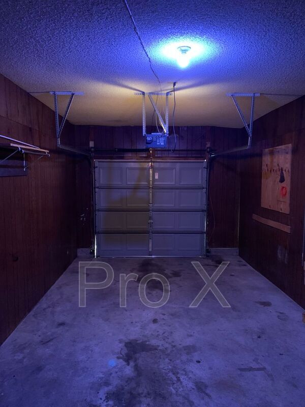 Building Photo - 3833 College View Dr