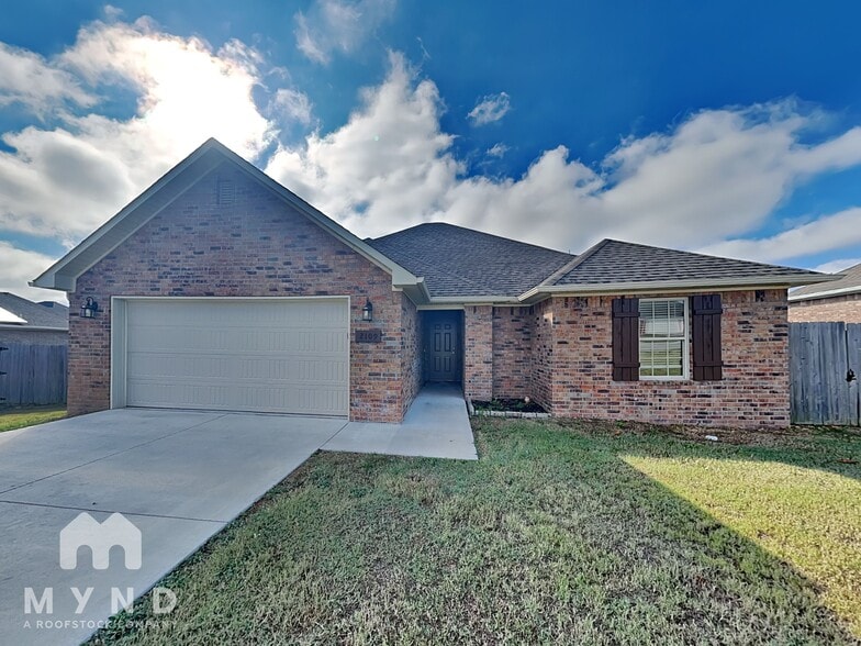 Building Photo - 2109 Cedar Cir