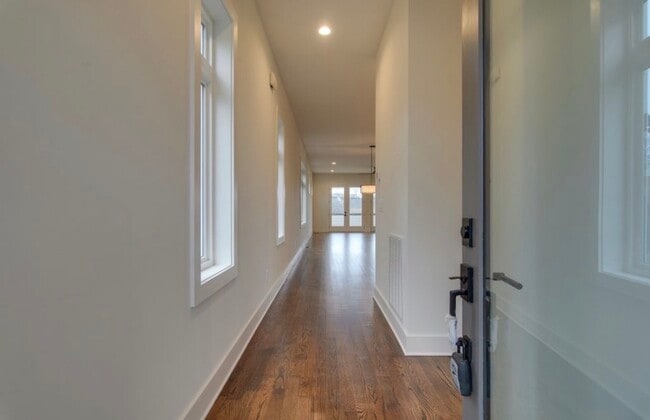 Building Photo - 3325 Felicia St