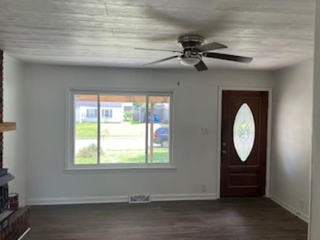Building Photo - Updated 3 BR in Chesterfield