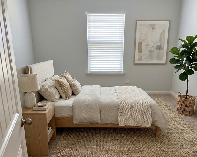 Building Photo - 4 bed 2 bath home in Somerville built in 2023