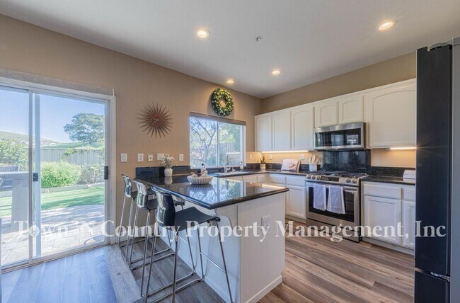 Building Photo - Luxury Las Palmas II Home with Upgrades, Flexible Living Space & Top School Districts