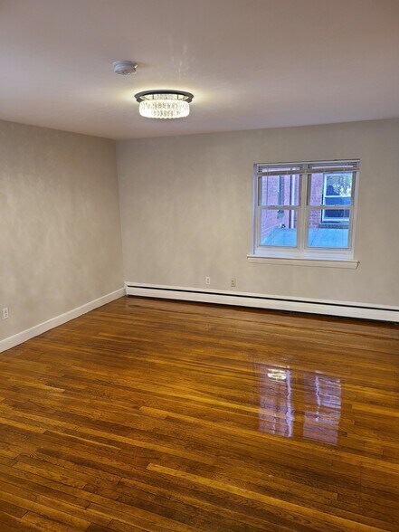 Building Photo - 63 Selkirk Rd