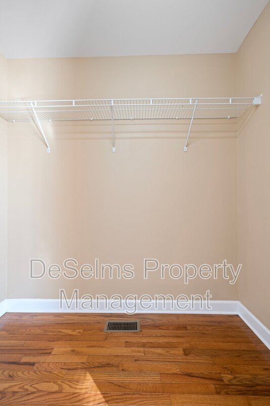 Building Photo - 508 S 12th St