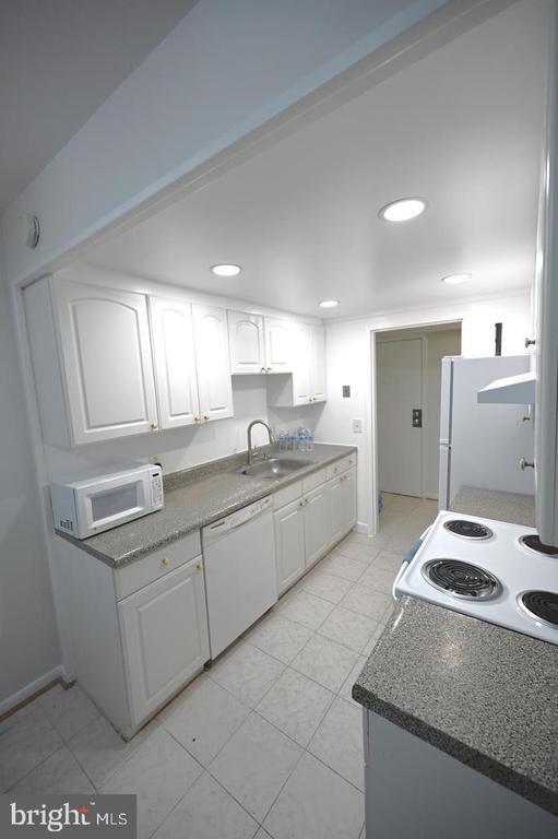 Building Photo - 2237 Castle Rock Square