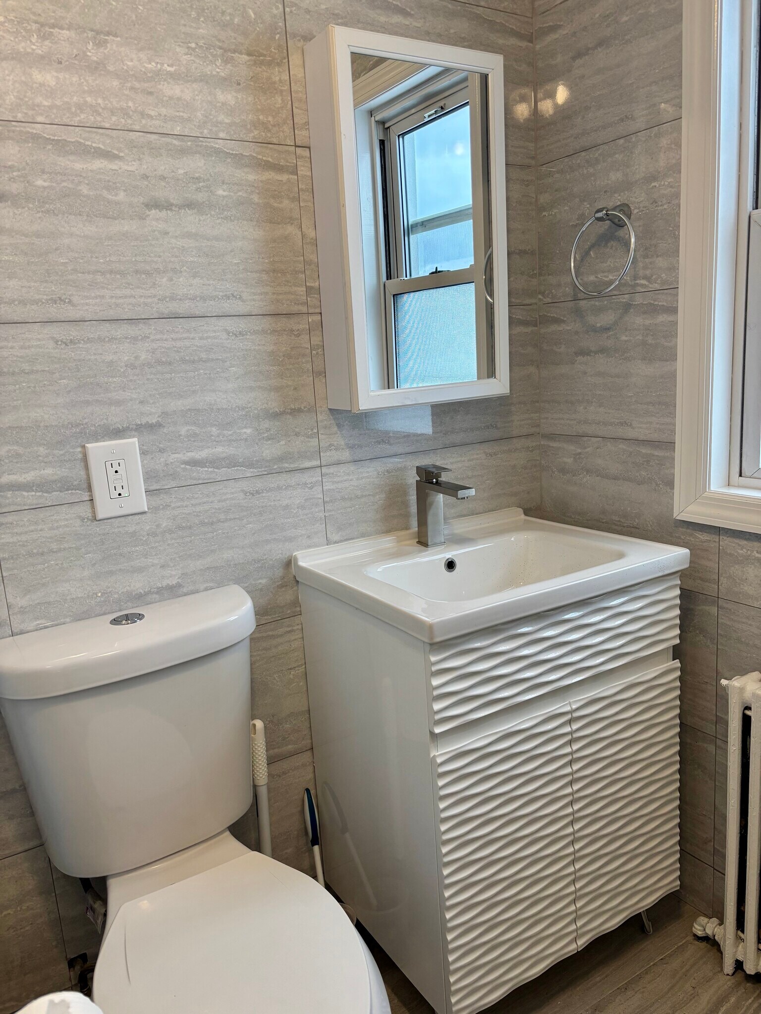 Building Photo - 6 Marwood Rd S