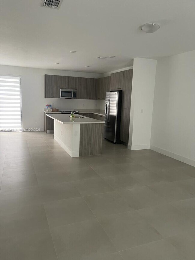 Building Photo - 13637 SW 157th Pl