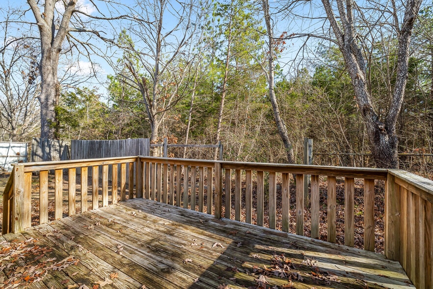 Building Photo - 2143 Wildwood Rd