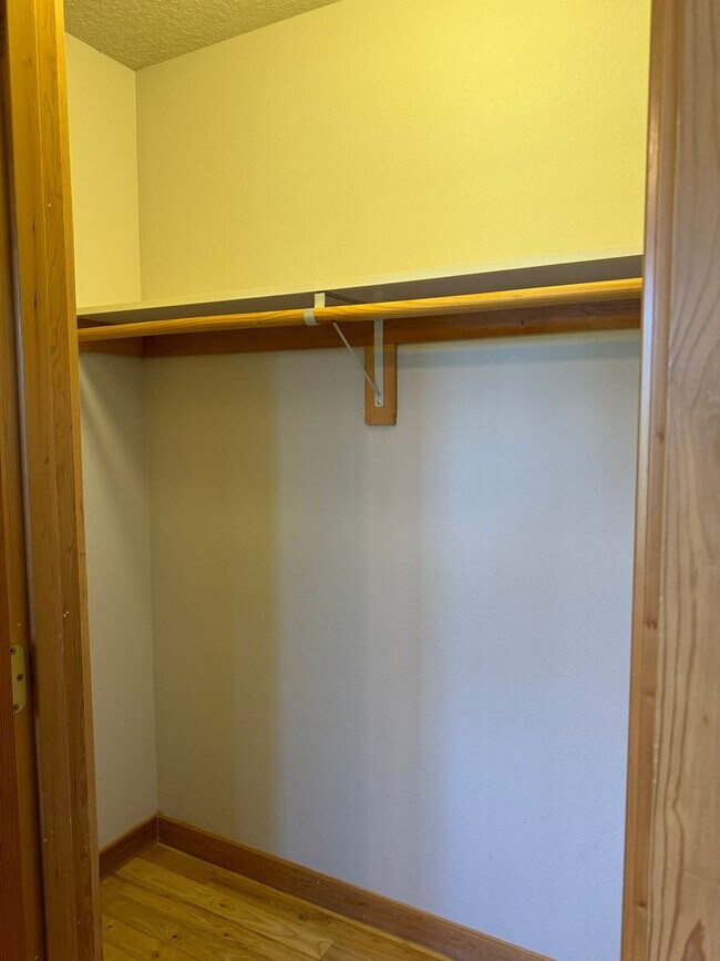 Building Photo - Make this beautiful country home yours! Our home is available for immediate rent.