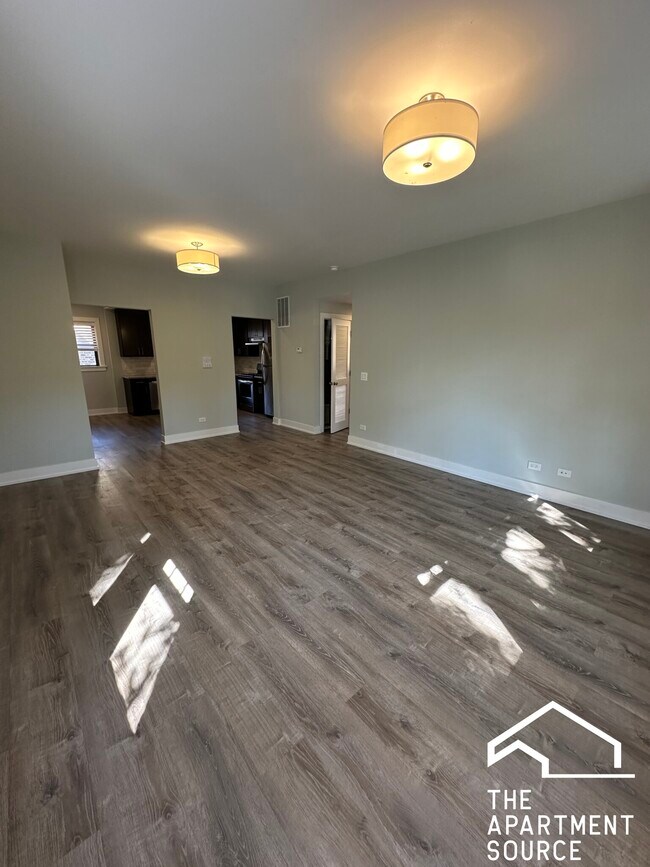 Building Photo - 1142 Maple Ave