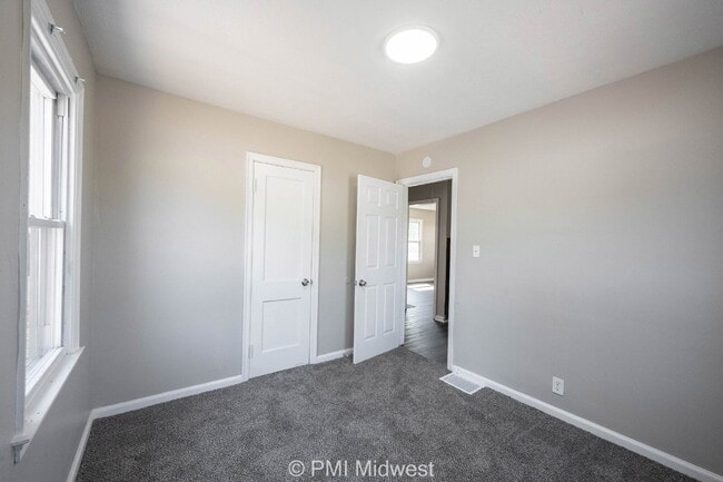 Building Photo - 1937 King Ave