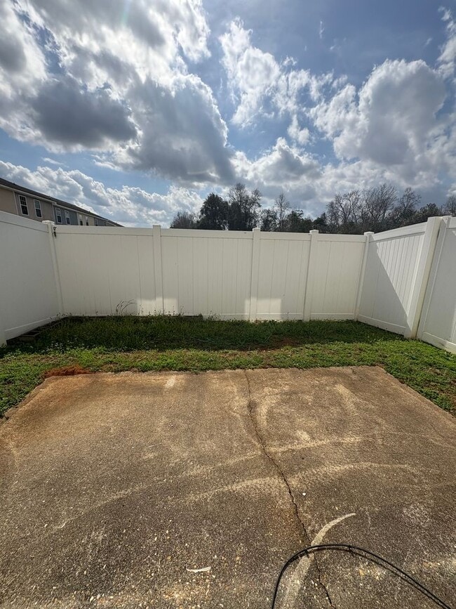 Building Photo - 165 N Spring View Dr