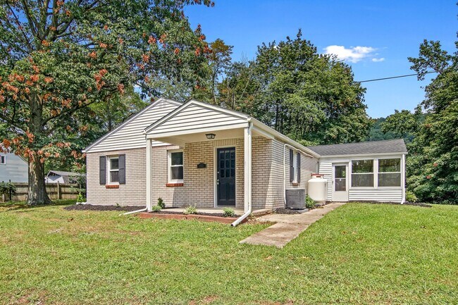 Primary Photo - Coming Soon! Spacious 3 Bedroom, 1 Bath Ho...