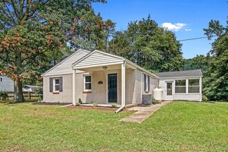 Building Photo - Spacious 3 Bedroom, 1 Bath Home in Central Dauphin Schools!