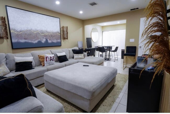 Building Photo - 6611 Winfield Blvd