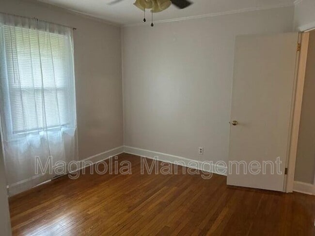 Building Photo - 437 Norvell St