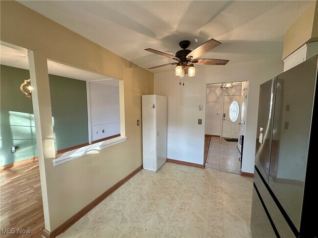 Building Photo - 6192 Jaycox Rd