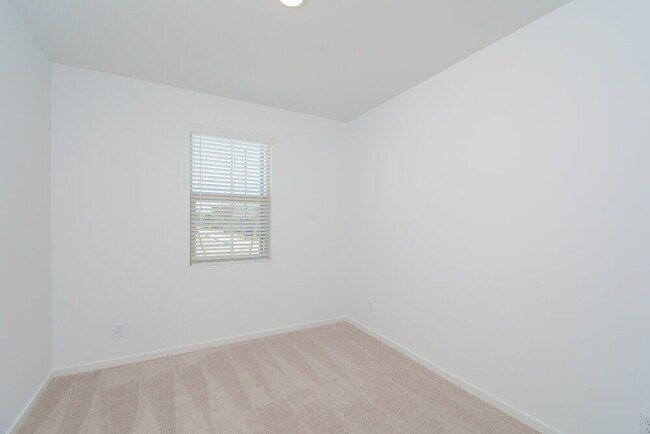 Building Photo - 19901 W Badgett Ln