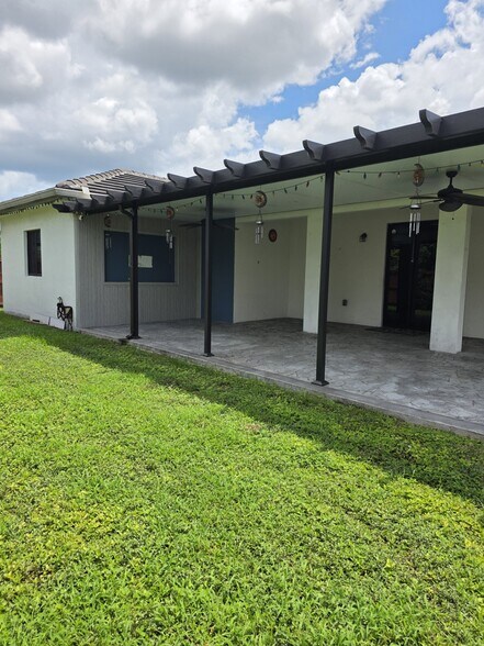Building Photo - 10965 SW 169th Ter