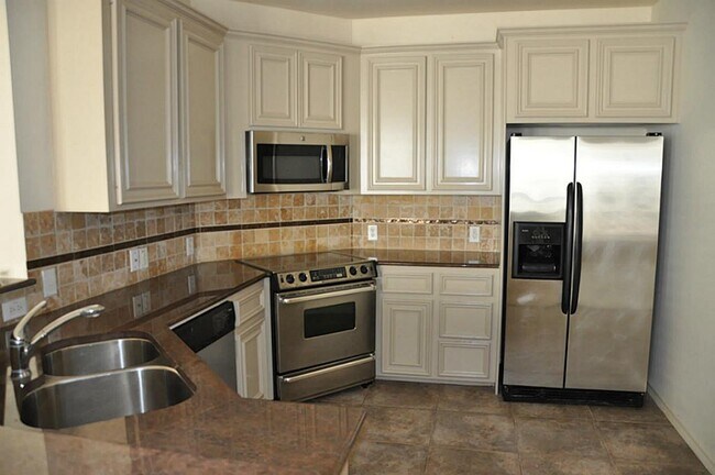 Building Photo - 2020 Mason St