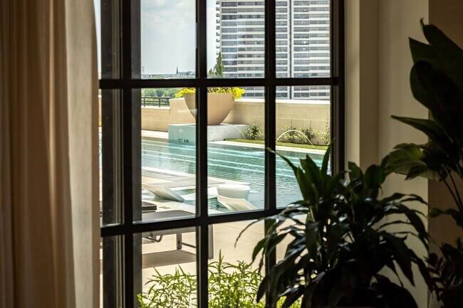 Building Photo - Modern 3-Bedroom Apartment with Smart Home...