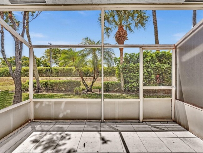 Building Photo - 6094 Lake Hibiscus Dr