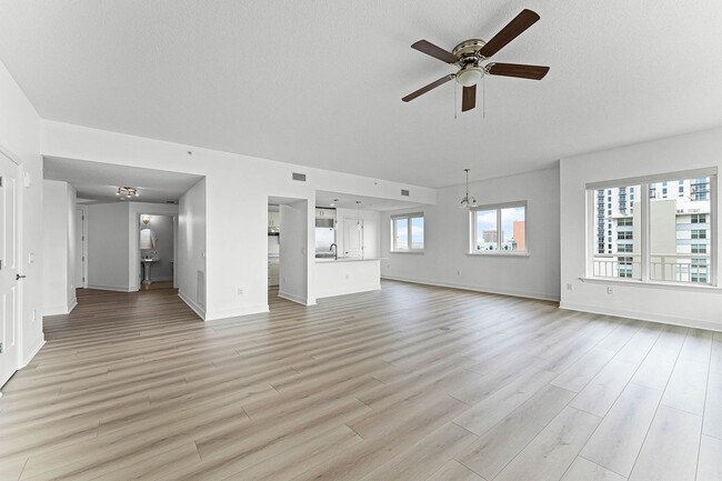 Building Photo - Sanctuary 1101