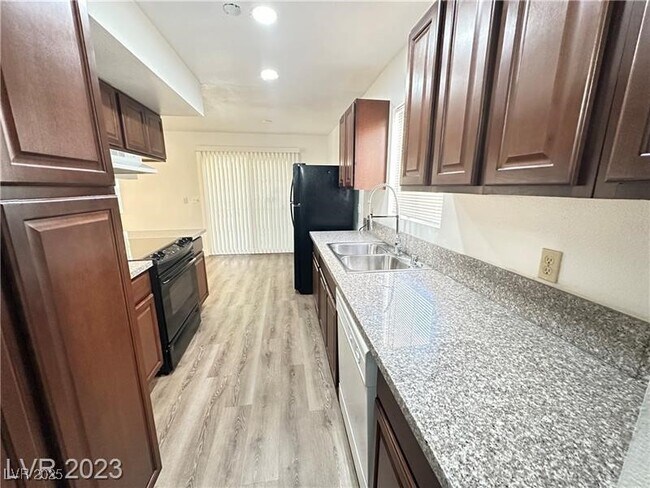 Building Photo - 5167 Greene Ln