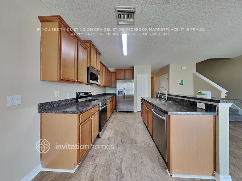 Building Photo - 6914 Glenbrook Dr
