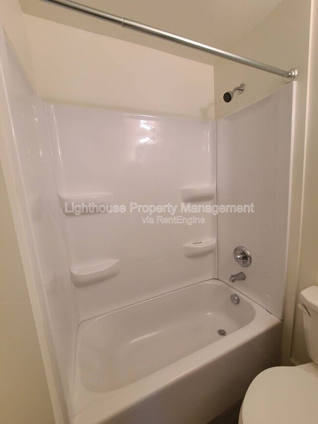 Building Photo - 917 Pearl St